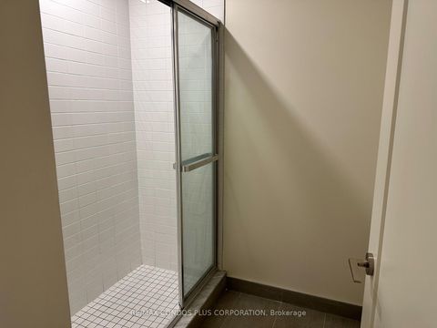 Photo 9 at 518 - 330 Richmond Street W, Waterfront Communities C1, Toronto