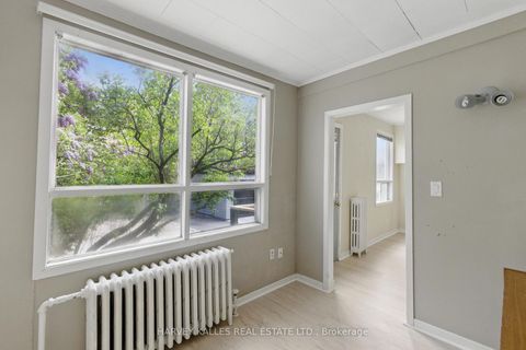 Photo 21 at 24 Yonge Boulevard, Lawrence Park North, Toronto