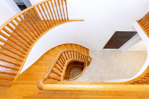 Photo 7 at 17 Southview Drive, Concord, Vaughan