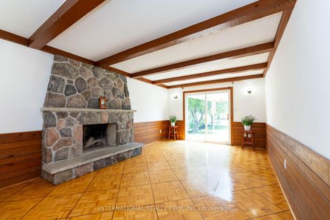 Photo 12 at 17 Southview Drive, Concord, Vaughan
