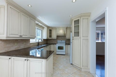 Photo 15 at 17 Southview Drive, Concord, Vaughan
