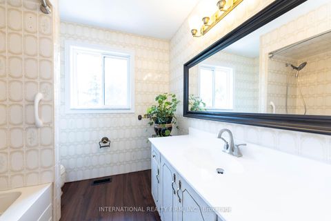 Photo 22 at 17 Southview Drive, Concord, Vaughan