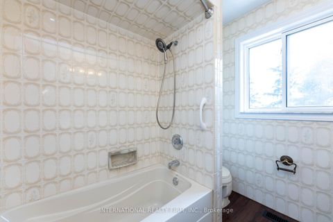 Photo 24 at 17 Southview Drive, Concord, Vaughan