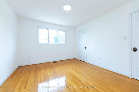 Photo 25 at 17 Southview Drive, Concord, Vaughan