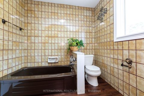 Photo 27 at 17 Southview Drive, Concord, Vaughan