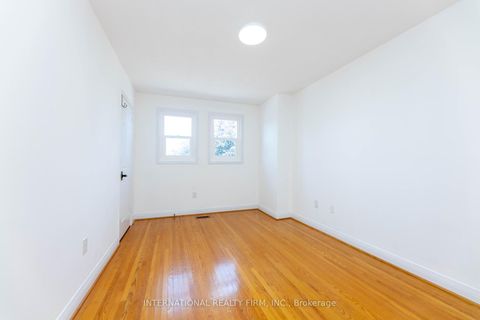 Photo 29 at 17 Southview Drive, Concord, Vaughan