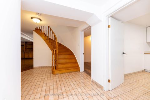 Photo 30 at 17 Southview Drive, Concord, Vaughan