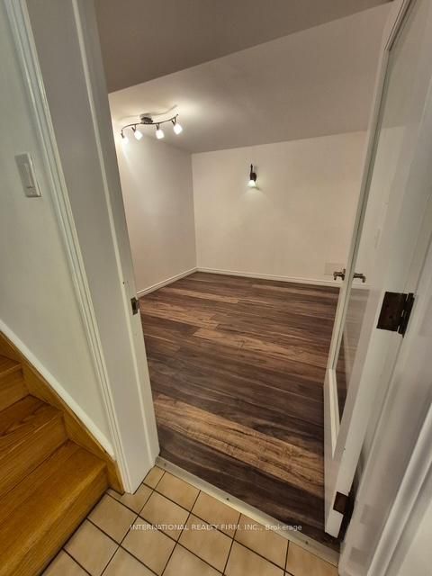 Photo 31 at 17 Southview Drive, Concord, Vaughan