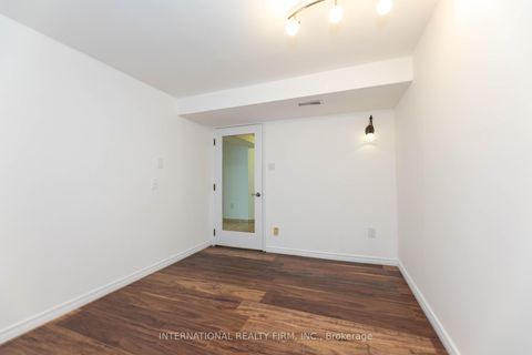 Photo 32 at 17 Southview Drive, Concord, Vaughan