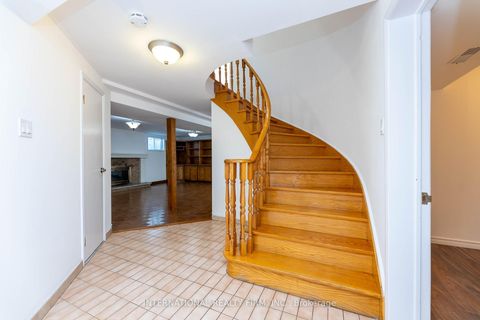 Photo 33 at 17 Southview Drive, Concord, Vaughan