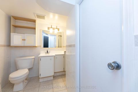 Photo 39 at 17 Southview Drive, Concord, Vaughan