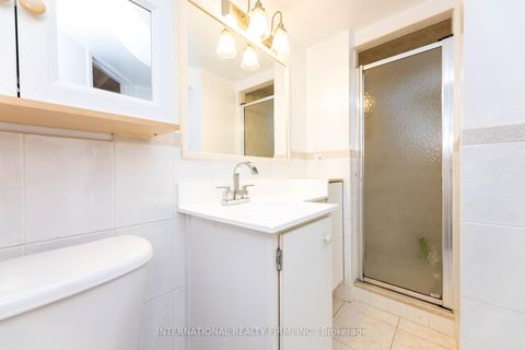 Photo 40 at 17 Southview Drive, Concord, Vaughan