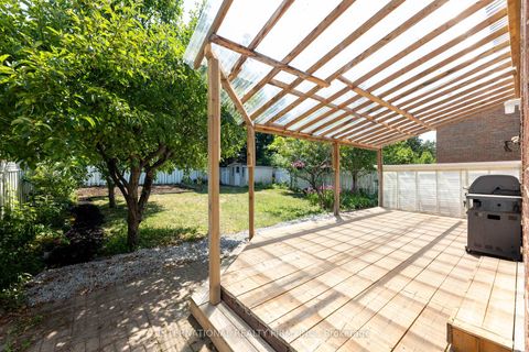 Photo 46 at 17 Southview Drive, Concord, Vaughan