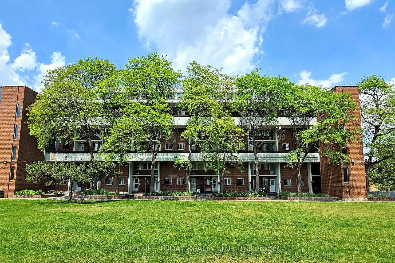 301 - 155 Leeward Glenway, Flemingdon Park, Toronto 