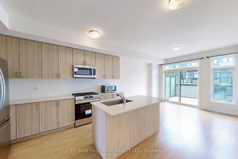 Photo 10 at 134 Brockley Drive, Bendale, Toronto