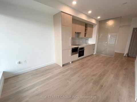 Photo 11 at 707 - 85 Mcmahon Drive, Bayview Village, Toronto