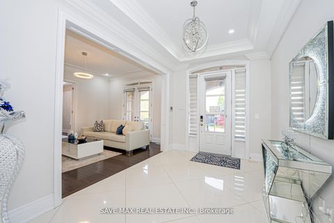 Photo 4 at 95 Sarracini Crescent, Islington Woods, Vaughan