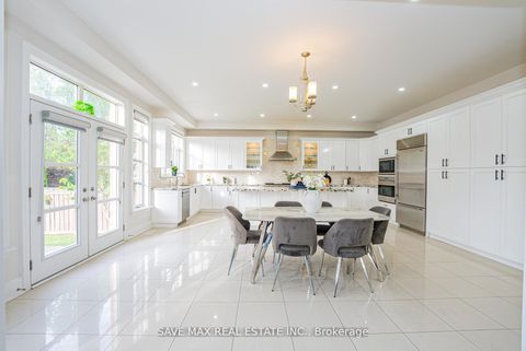 Photo 12 at 95 Sarracini Crescent, Islington Woods, Vaughan