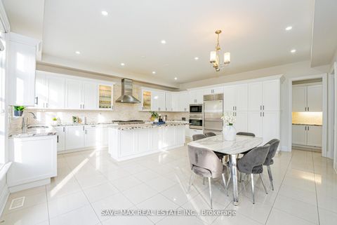 Photo 16 at 95 Sarracini Crescent, Islington Woods, Vaughan