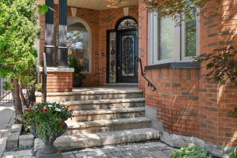 Photo 1 at 95 Shaftsbury Avenue, Westbrook, Richmond Hill
