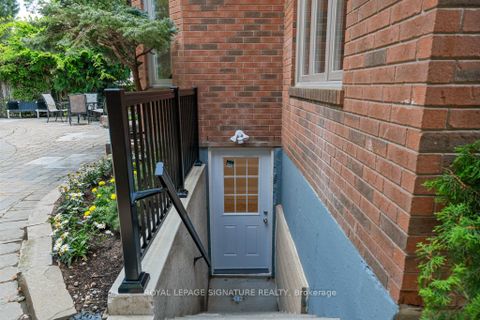 Photo 2 at 95 Shaftsbury Avenue, Westbrook, Richmond Hill