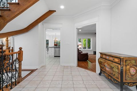Photo 11 at 95 Shaftsbury Avenue, Westbrook, Richmond Hill