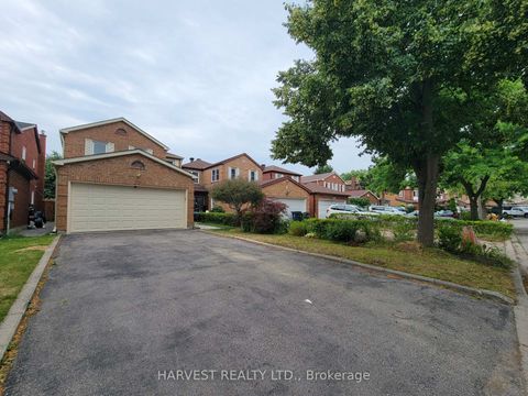 Photo 1 at 25 Nettlecreek Crescent, Milliken, Toronto