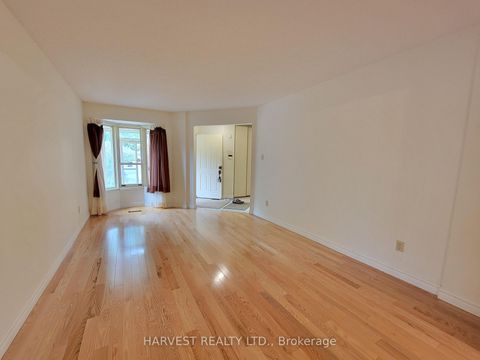 Photo 3 at 25 Nettlecreek Crescent, Milliken, Toronto