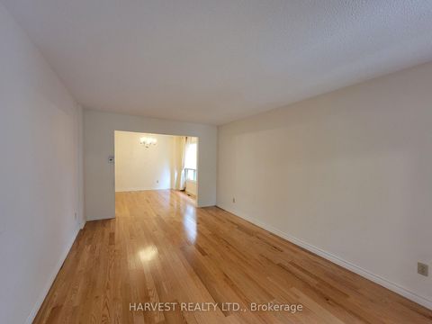 Photo 4 at 25 Nettlecreek Crescent, Milliken, Toronto