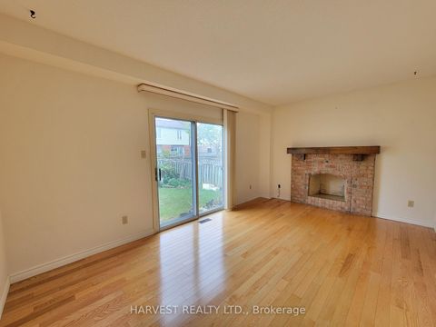 Photo 6 at 25 Nettlecreek Crescent, Milliken, Toronto