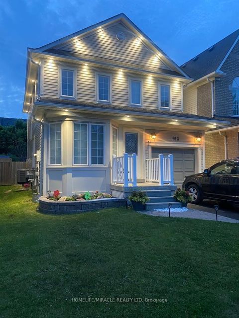 Photo 1 at 913 Taggart Crescent, Pinecrest, Oshawa