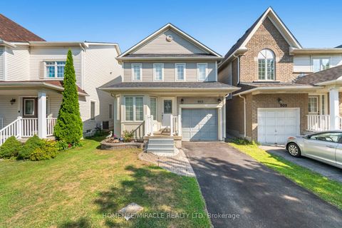 Photo 3 at 913 Taggart Crescent, Pinecrest, Oshawa