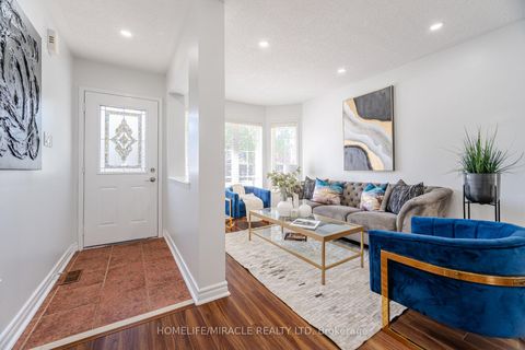 Photo 5 at 913 Taggart Crescent, Pinecrest, Oshawa