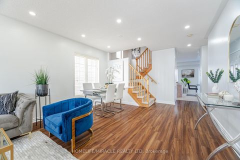 Photo 9 at 913 Taggart Crescent, Pinecrest, Oshawa