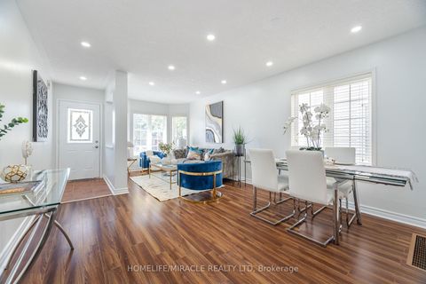 Photo 10 at 913 Taggart Crescent, Pinecrest, Oshawa