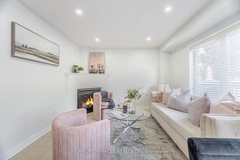 Photo 14 at 913 Taggart Crescent, Pinecrest, Oshawa