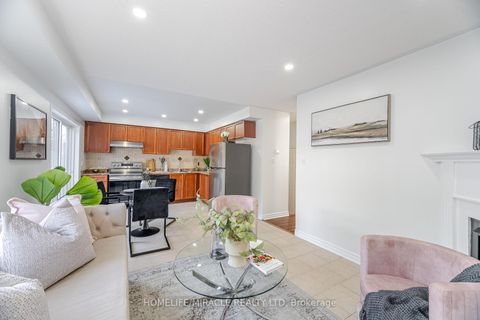 Photo 15 at 913 Taggart Crescent, Pinecrest, Oshawa