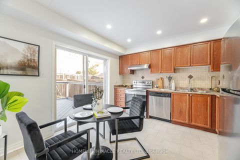 Photo 17 at 913 Taggart Crescent, Pinecrest, Oshawa