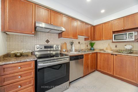 Photo 20 at 913 Taggart Crescent, Pinecrest, Oshawa