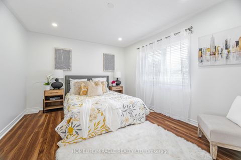 Photo 26 at 913 Taggart Crescent, Pinecrest, Oshawa