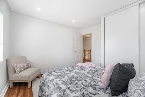 Photo 31 at 913 Taggart Crescent, Pinecrest, Oshawa