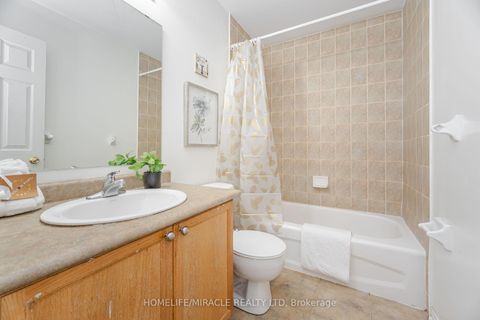 Photo 34 at 913 Taggart Crescent, Pinecrest, Oshawa