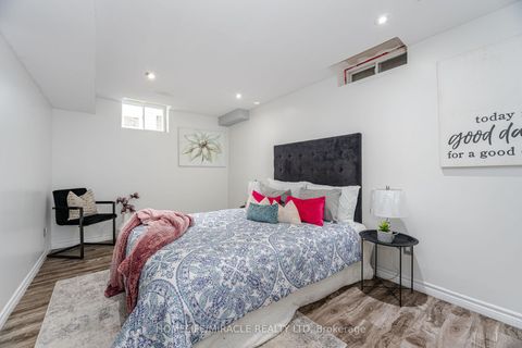 Photo 40 at 913 Taggart Crescent, Pinecrest, Oshawa