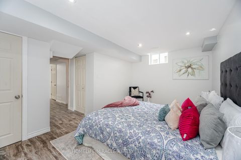 Photo 41 at 913 Taggart Crescent, Pinecrest, Oshawa