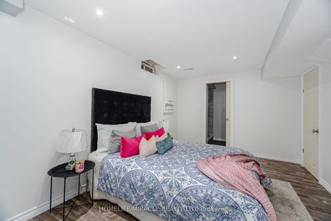 Photo 42 at 913 Taggart Crescent, Pinecrest, Oshawa