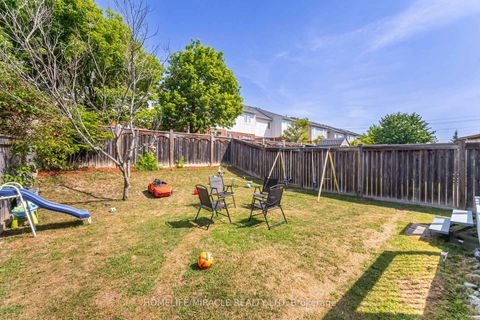 Photo 49 at 913 Taggart Crescent, Pinecrest, Oshawa
