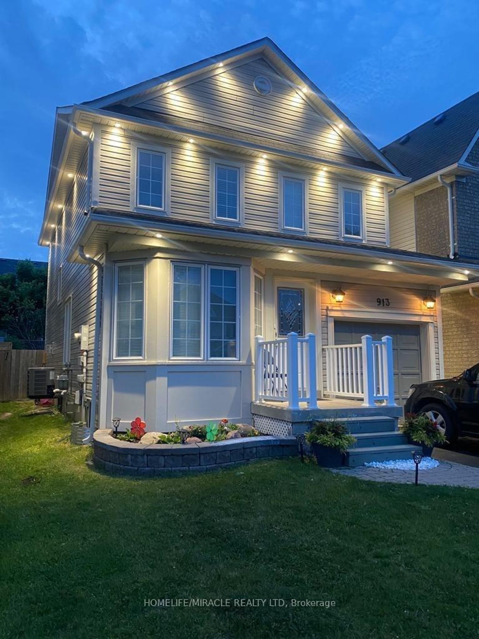 913 Taggart Crescent, Pinecrest, Oshawa photo number 2