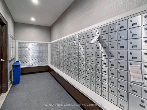 Photo 17 at 619 - 35 Hollywood Avenue, Willowdale East, Toronto