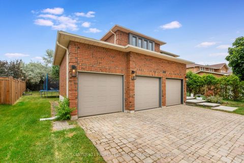 Photo 2 at 380 Summerchase Drive, RO River Oaks, Oakville