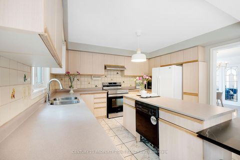 Photo 18 at 380 Summerchase Drive, RO River Oaks, Oakville